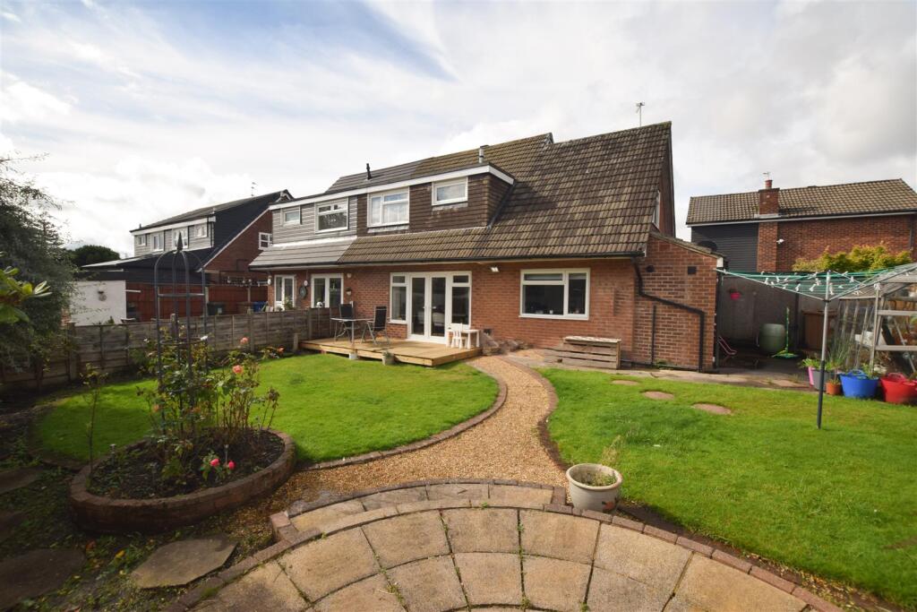 Addison Drive, Middleton, Manchester photo 3