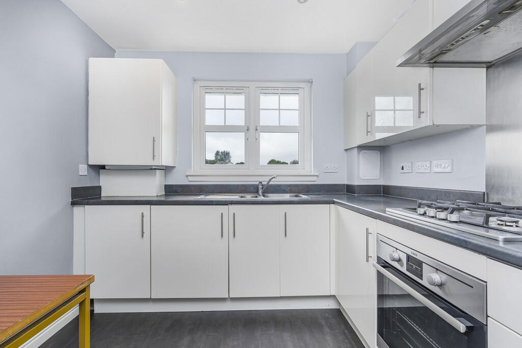 Apartment in Edinburgh, West Lothian - View 3