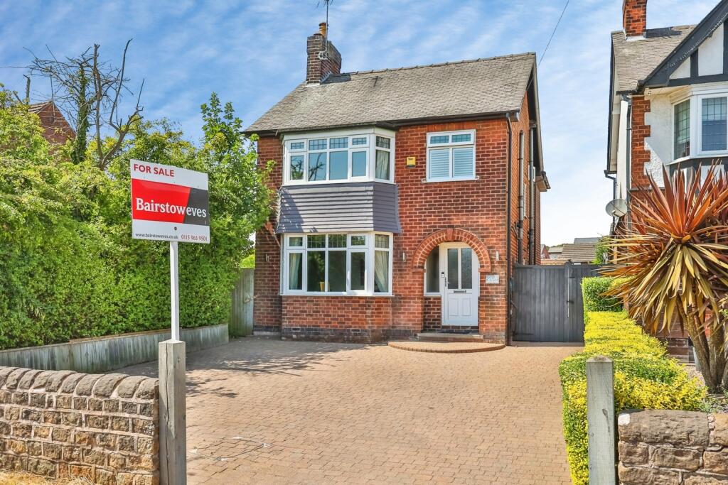 Main image of property: Watnall Road, Hucknall, Nottingham, Nottinghamshire, NG15