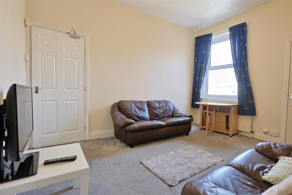 Apartment in Newcastle upon Tyne - View 5