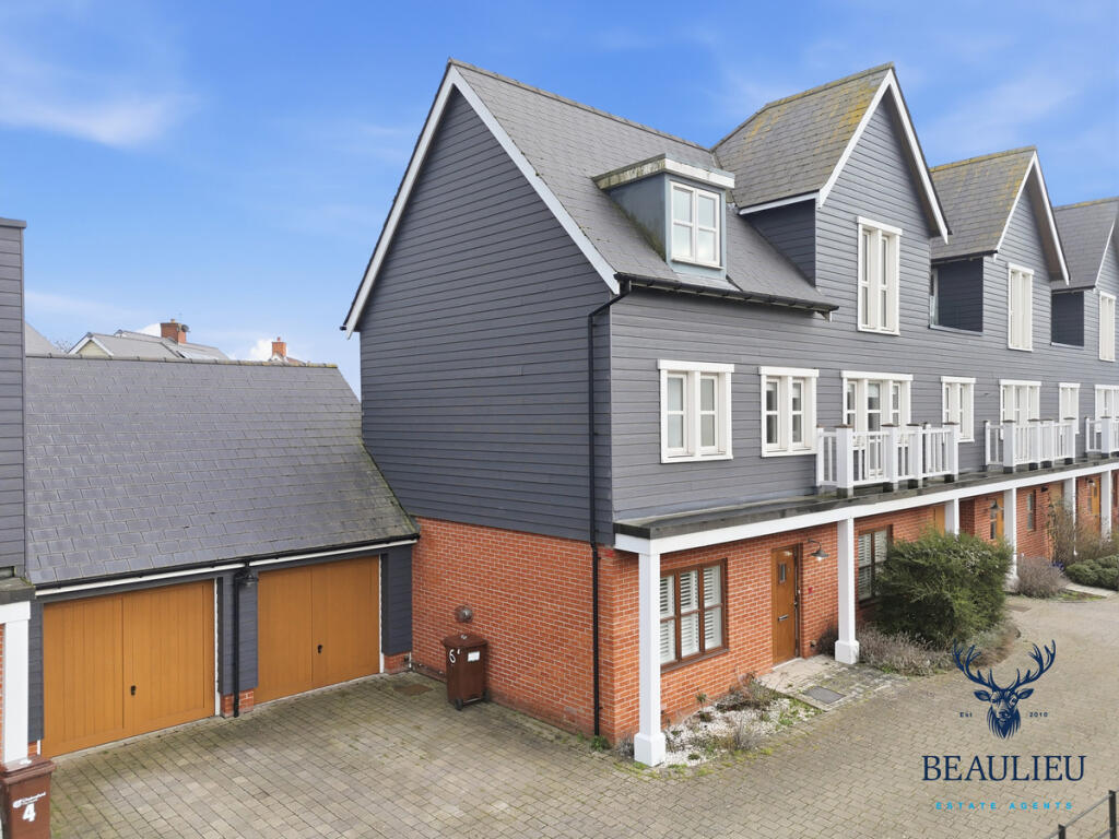4-bed terraced on William Porter Close, Beaulieu Park, CM1 6, £800,000