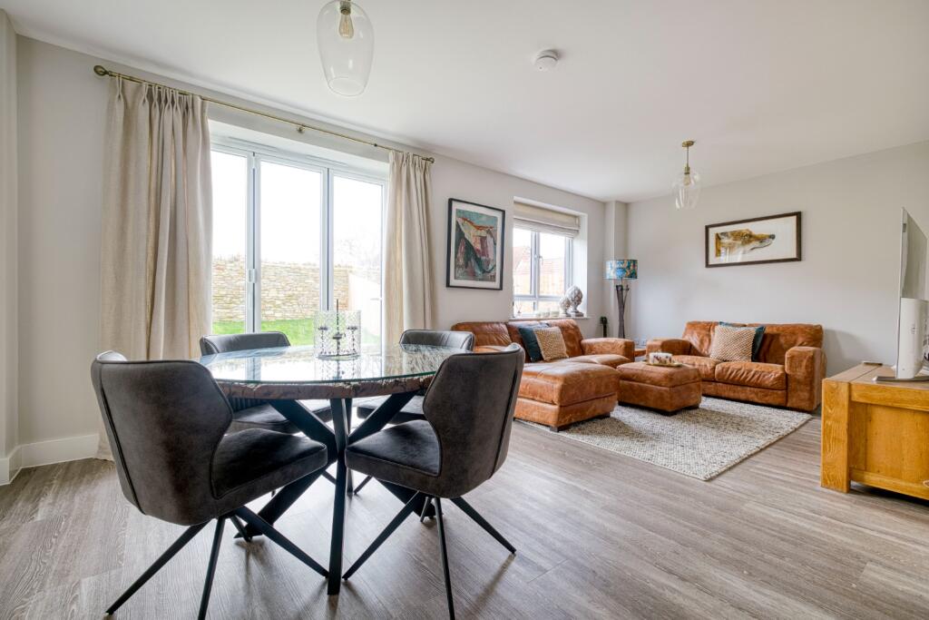 Central Wedmore photo 2
