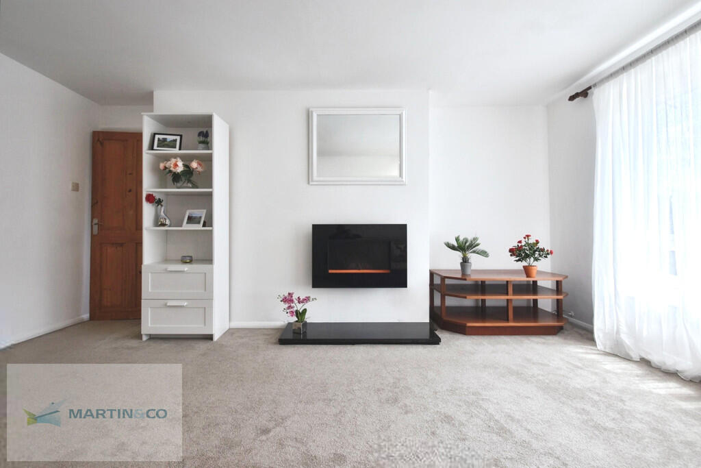 Apartment in Elmbridge, Surrey - View 2