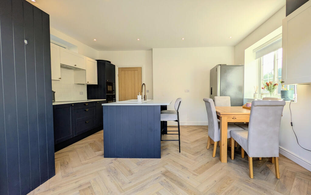 House in Merthyr Tydfil, Castle Park Estate, Clwydyfagwyr - View 5