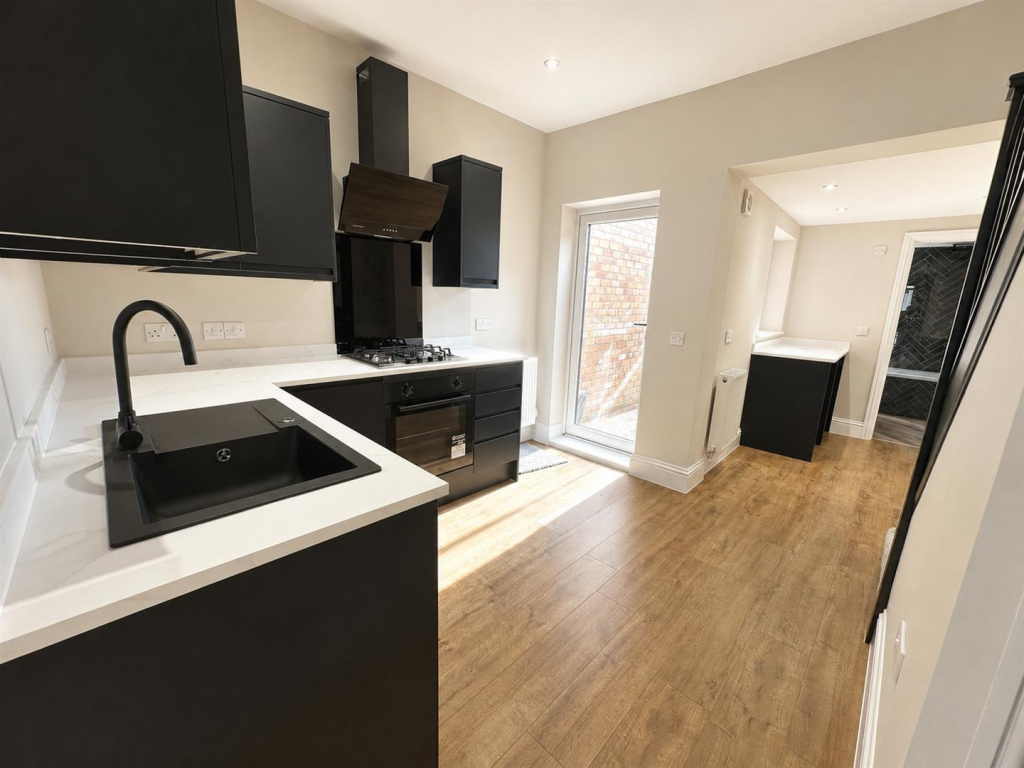 House in Birkenhead, Egerton Park - View 2