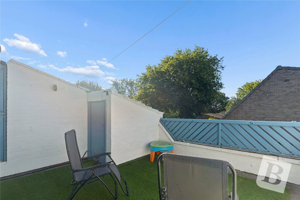Apartment in Basildon, Essex - More