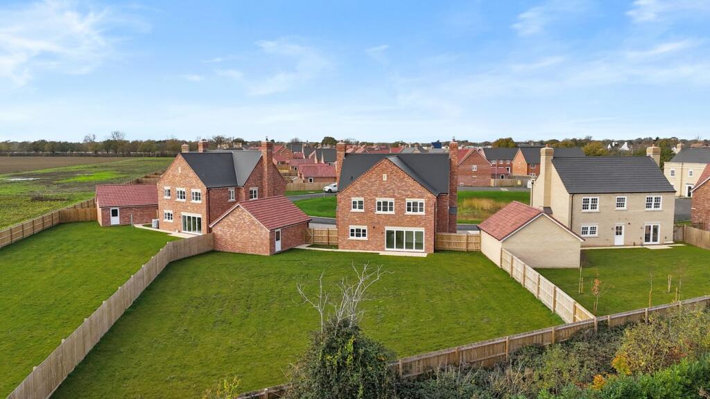 Pine Way, Elmstead , Colchester, CO7 photo 2