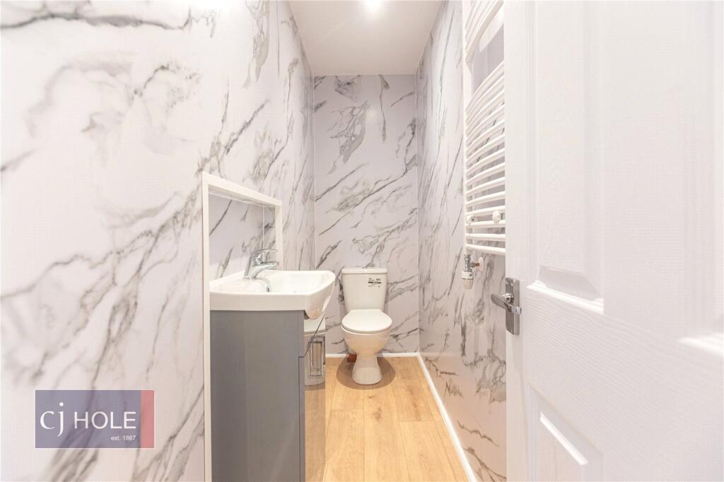 5 bedroom terraced house for rent