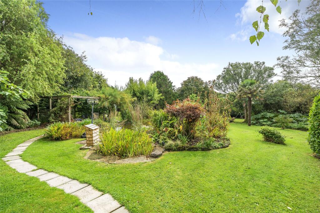 House in Garras, Roskilly, St Keverne - More