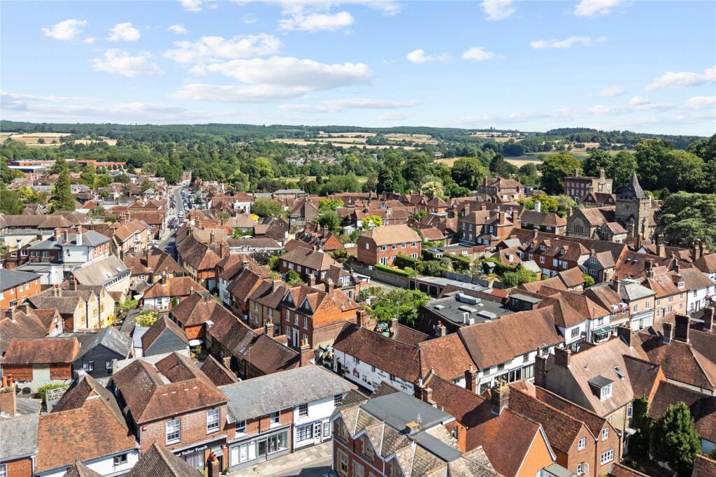 Main image of property: Courtyard Flat, Wool Lane, Midhurst, West Sussex, GU29