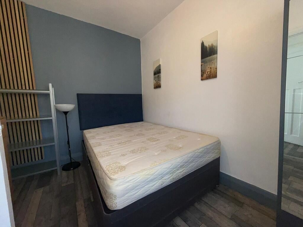 Main image of property: Flat 12, 64-82 Myrdle Street