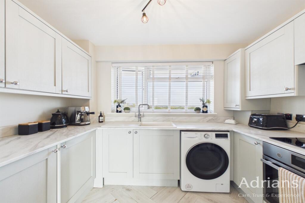 Apartment in Chelmsford, Great Baddow - View 3