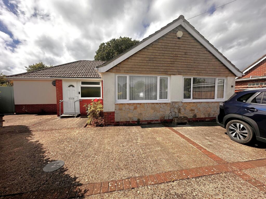 Main image of property: Oak Close, Dibden Purlieu