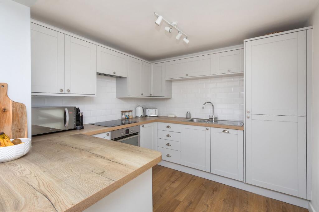 House in Portsmouth - View 5