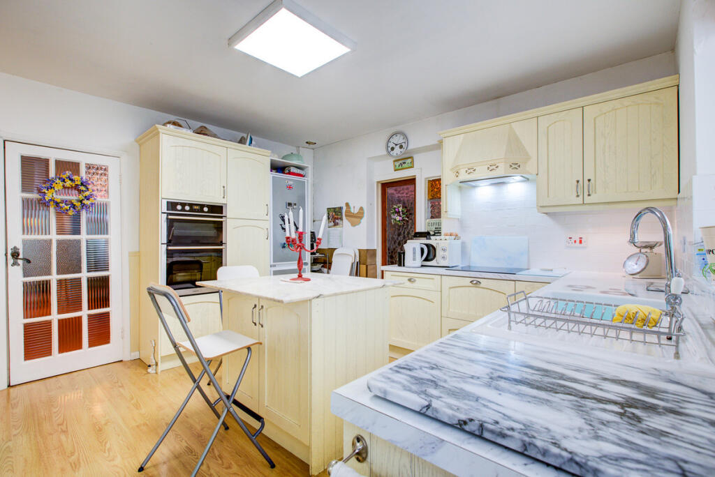House in Southend-on-Sea - View 5
