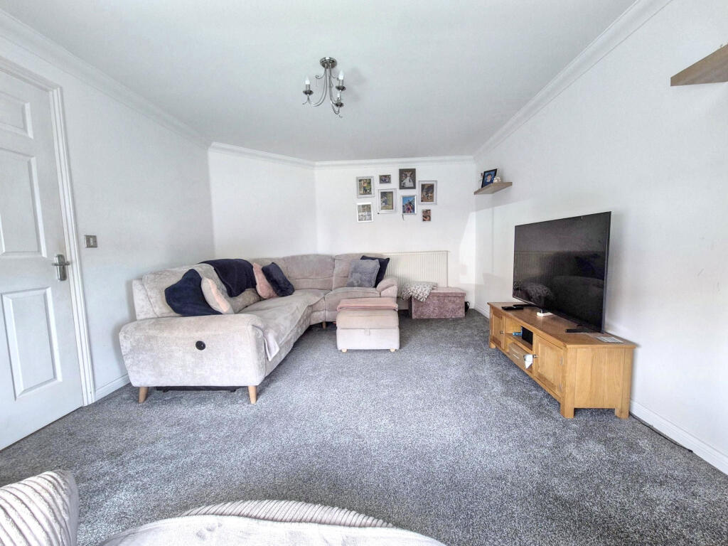 Meadow Vale, Shiremoor, Newcastle upon Tyne, Tyne and Wear, NE27 0BF - View 6