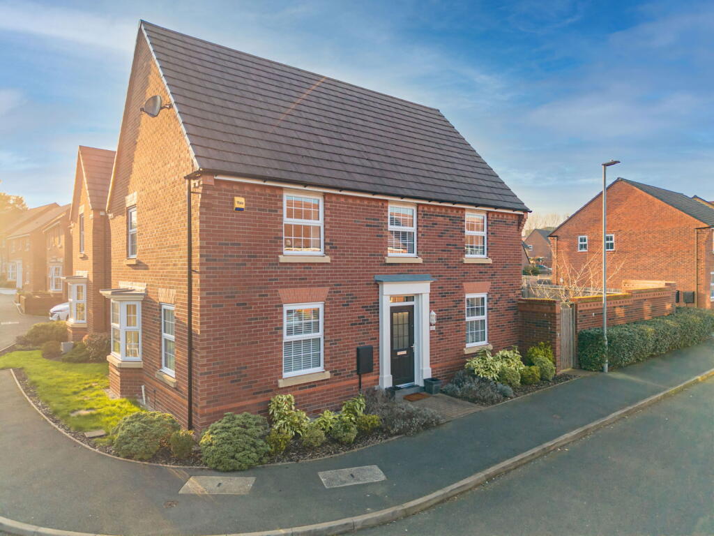Main image of property: Edgefield Close, Redditch, B98 7WB