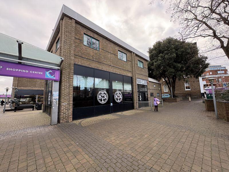 Main image of property: SHOP TO LET