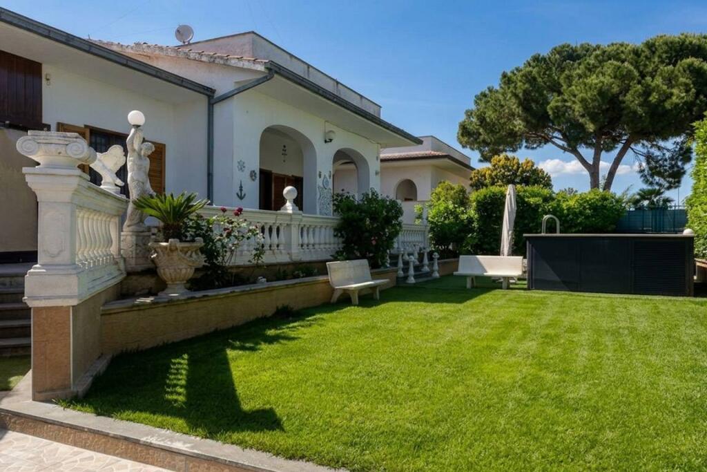 Main image of property: Apulia, Foggia, Manfredonia