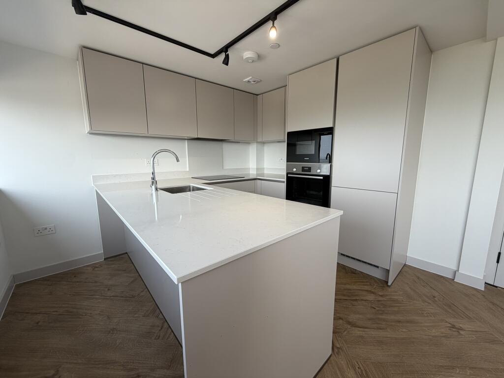Apartment in Southampton - View 4