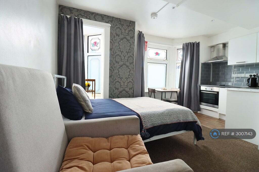 Apartment in London - View 4