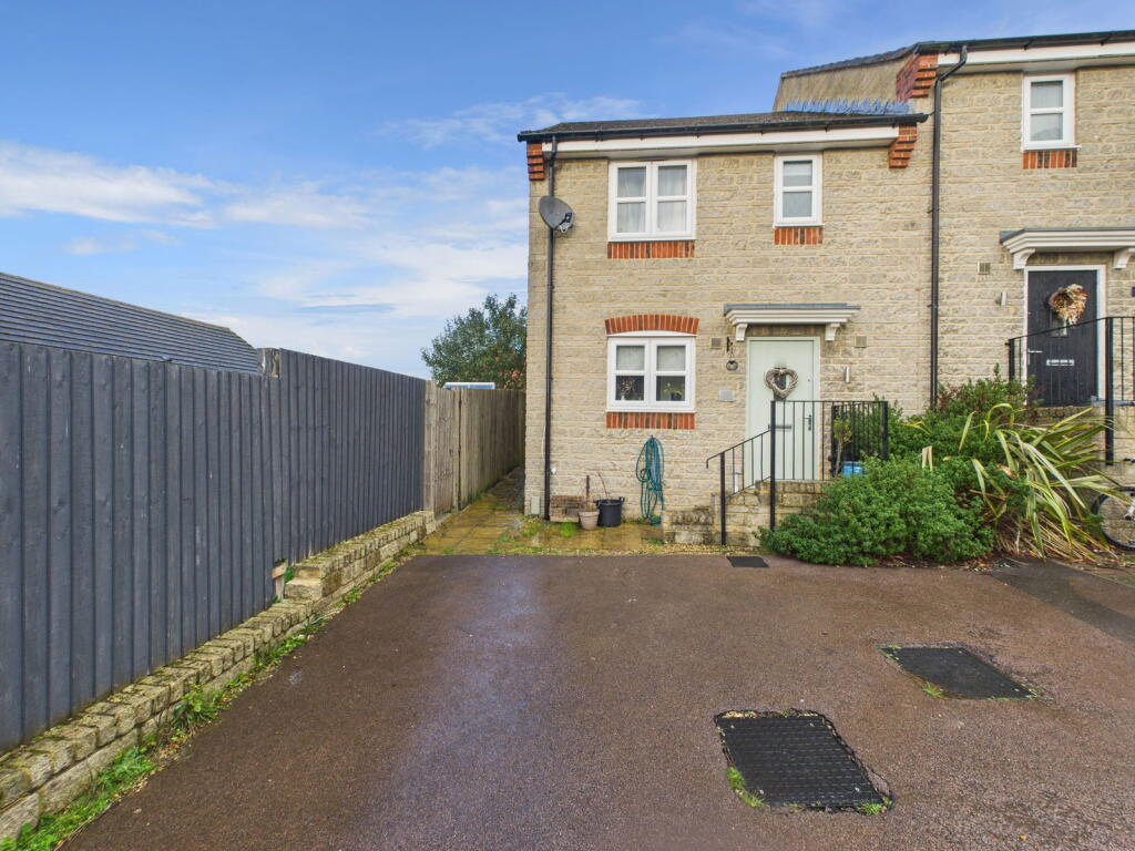 3-bed semi-detached on Sneyd Wood Road, Cinderford, £240,000