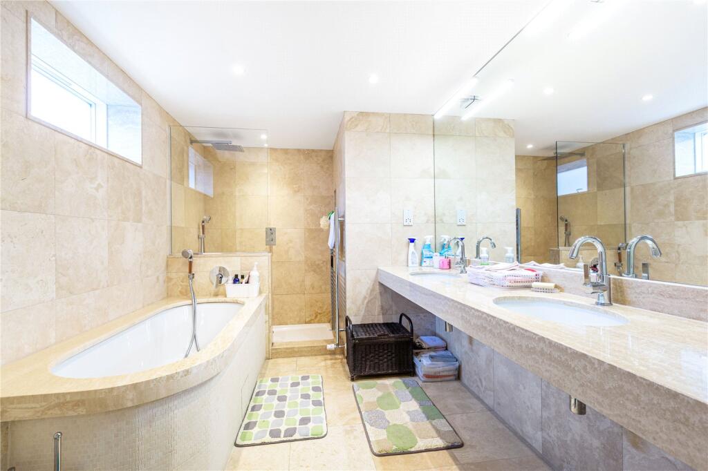 House in London - View 4