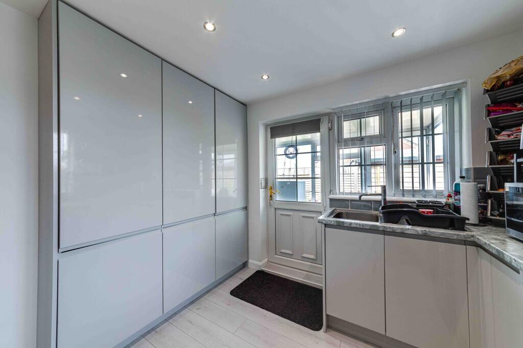 House in Doncaster, South Killingholme - View 5