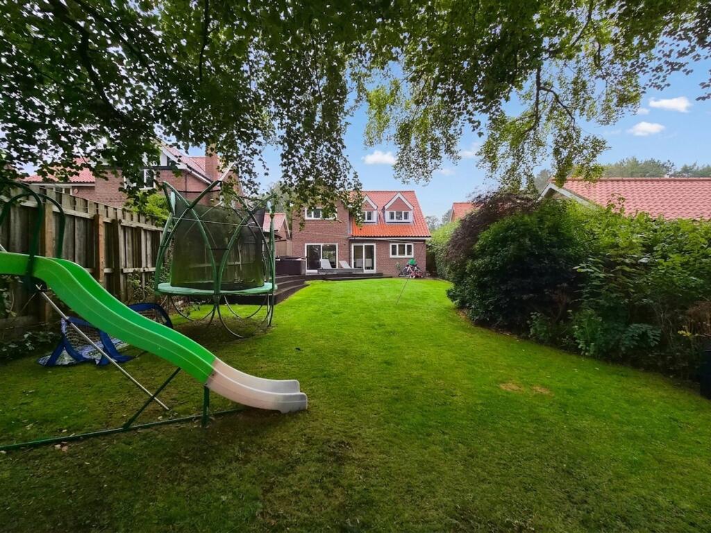 House in Scalby, Throxenby, Newby and Scalby - View 4