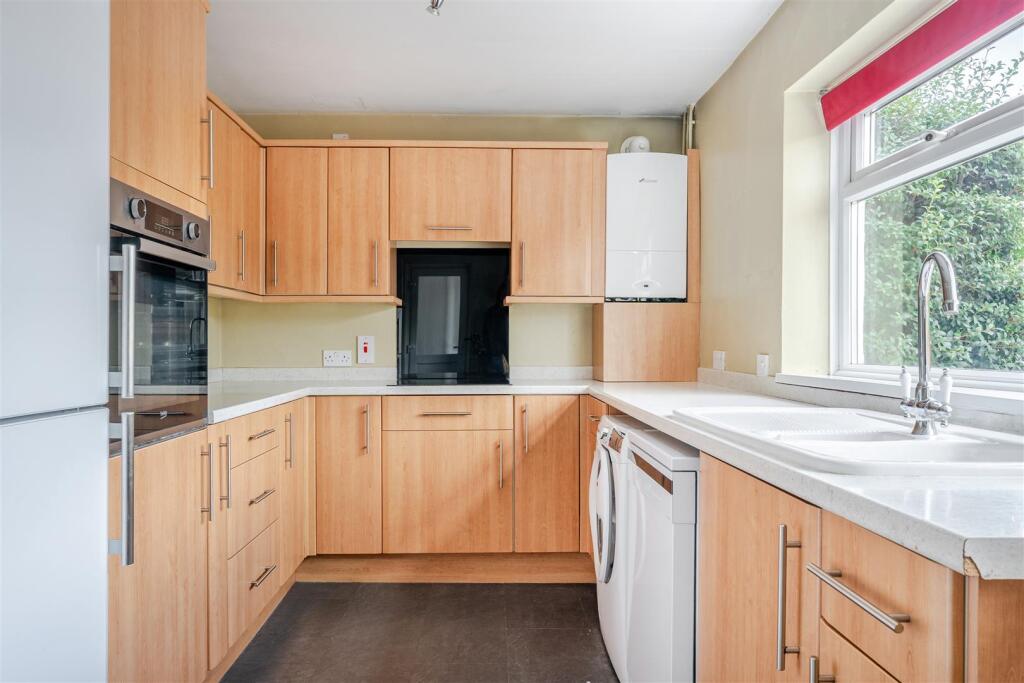 House in Chippenham, Lowden, Patterdown - View 3