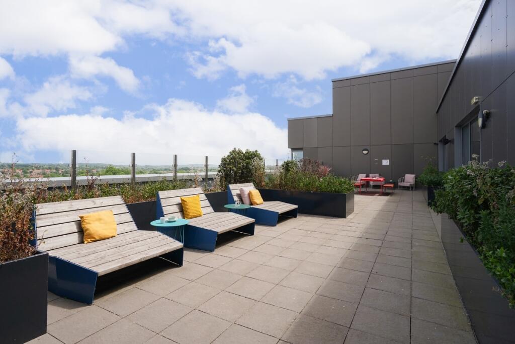Apartment in Reading - More
