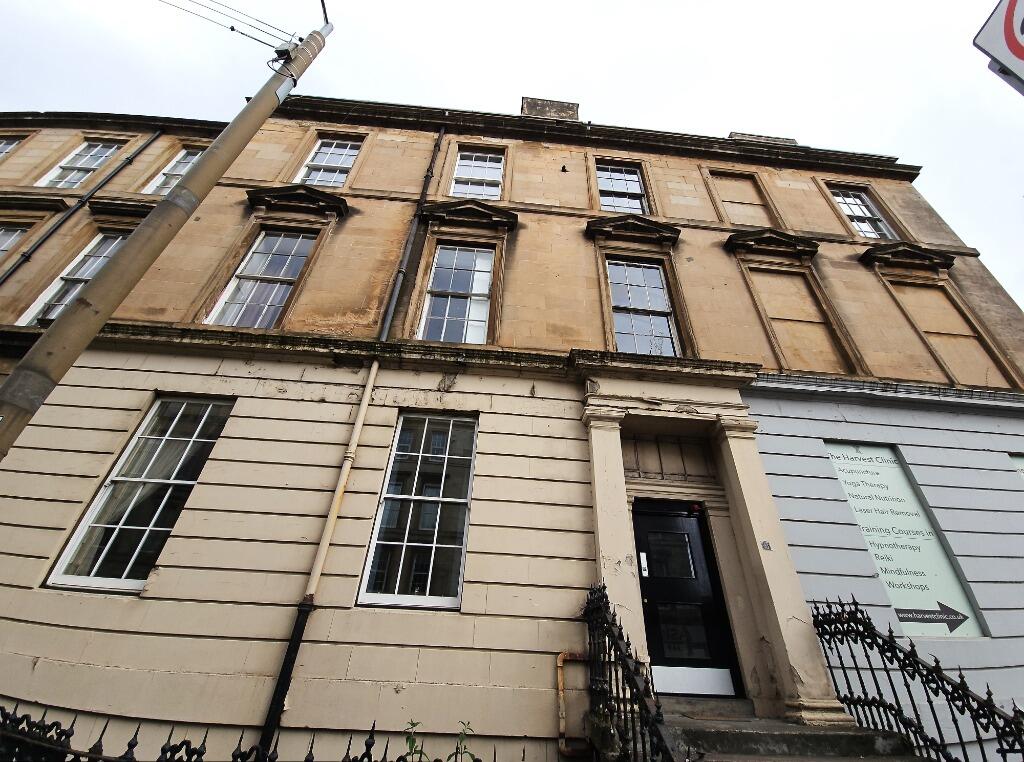 Main image of property: P2520 West Princes Street, Woodlands, G4