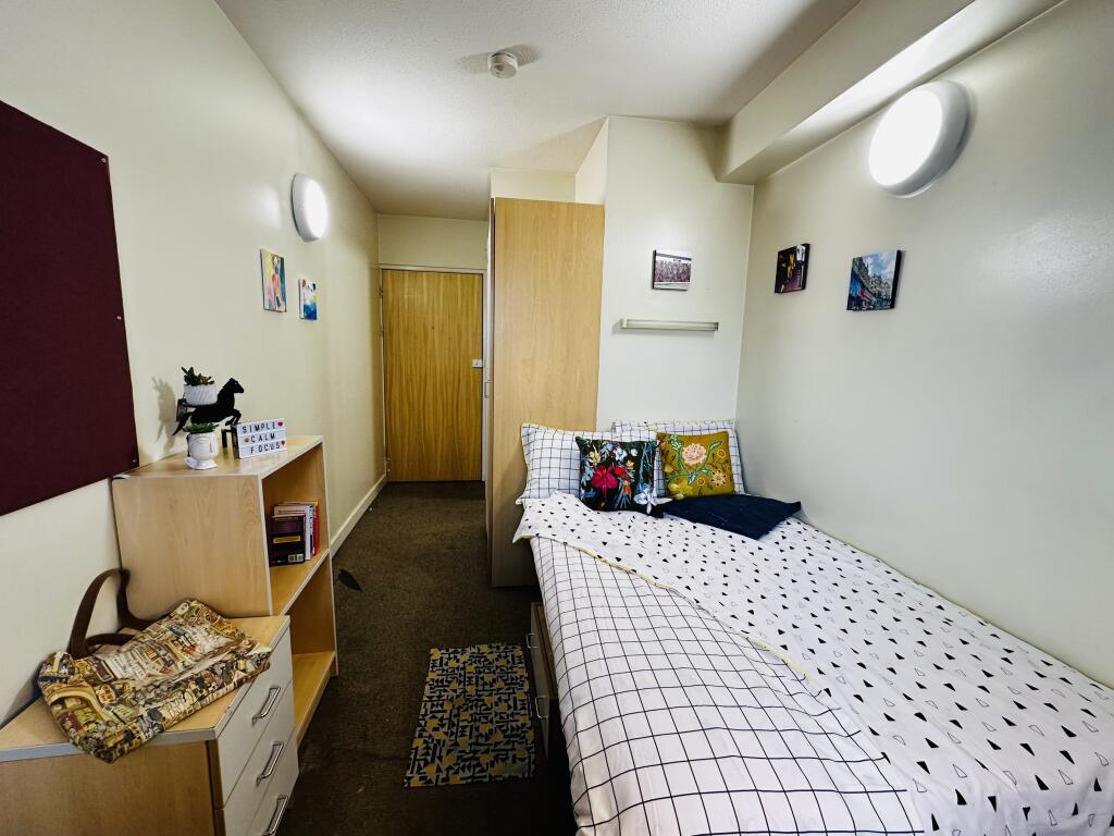 Apartment in Bradford, Little Horton Green, Great Horton - View 4