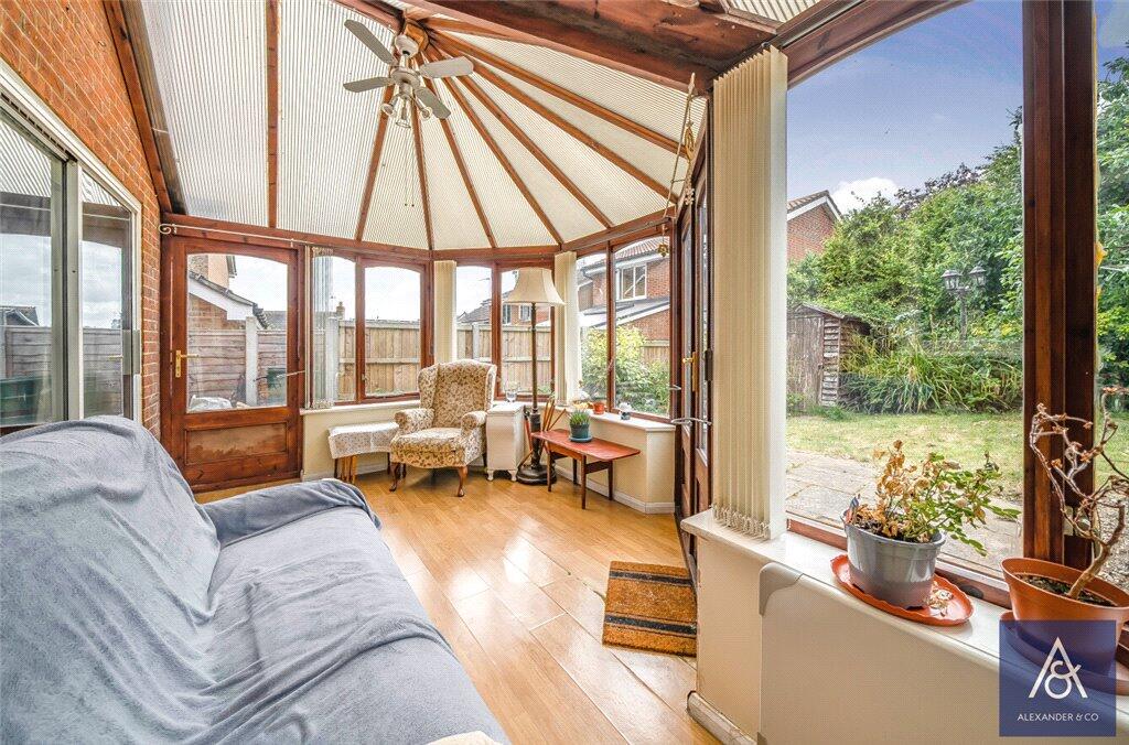 House in Brackley, Radstone Fields - View 4