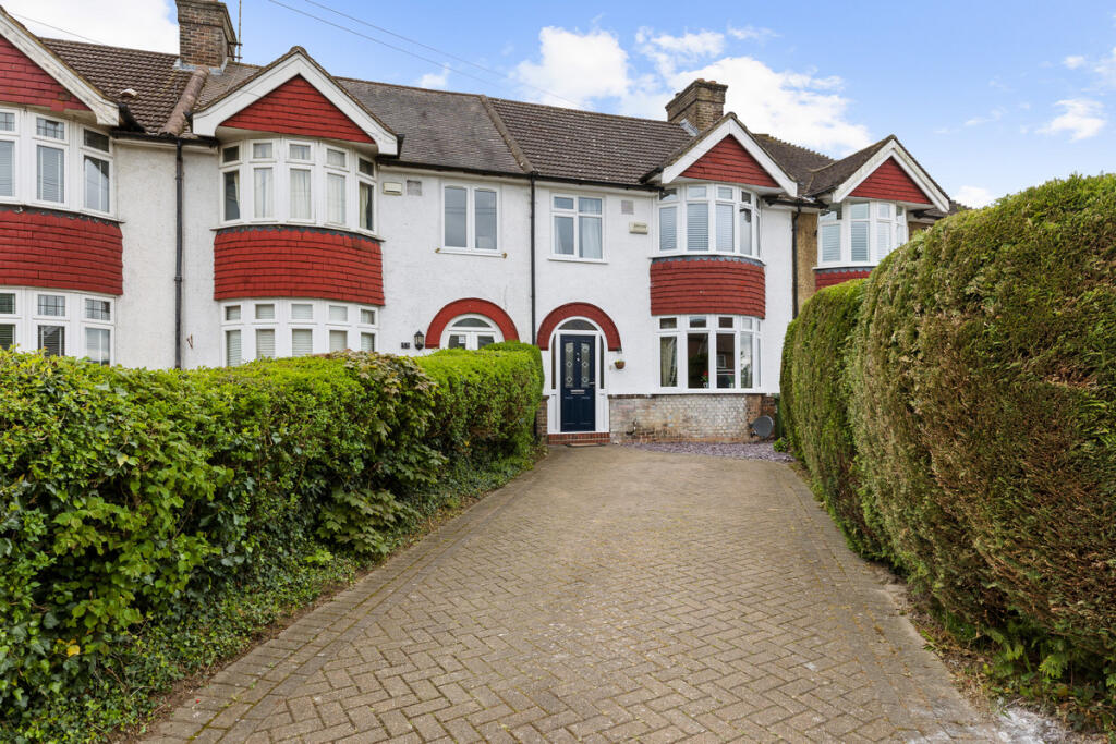 3-bed terraced on Sunnybank, Warlingham, CR6, £475,000