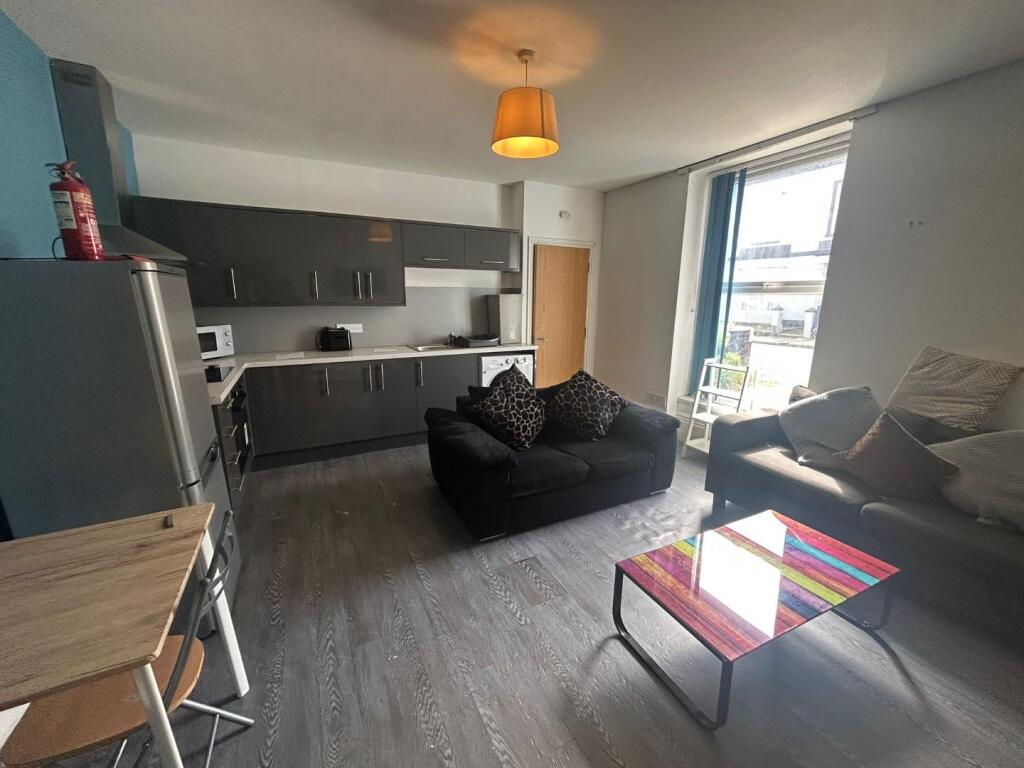 Apartment in Plymouth - More