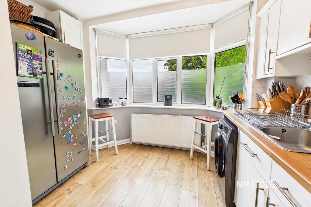 House in London, Royal Borough of Kingston upon Thames - View 4