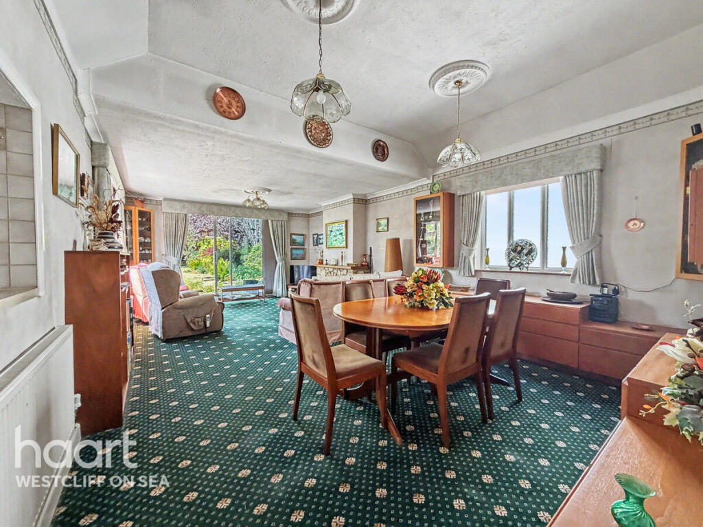 Westbourne Grove, WESTCLIFF-ON-SEA photo 4