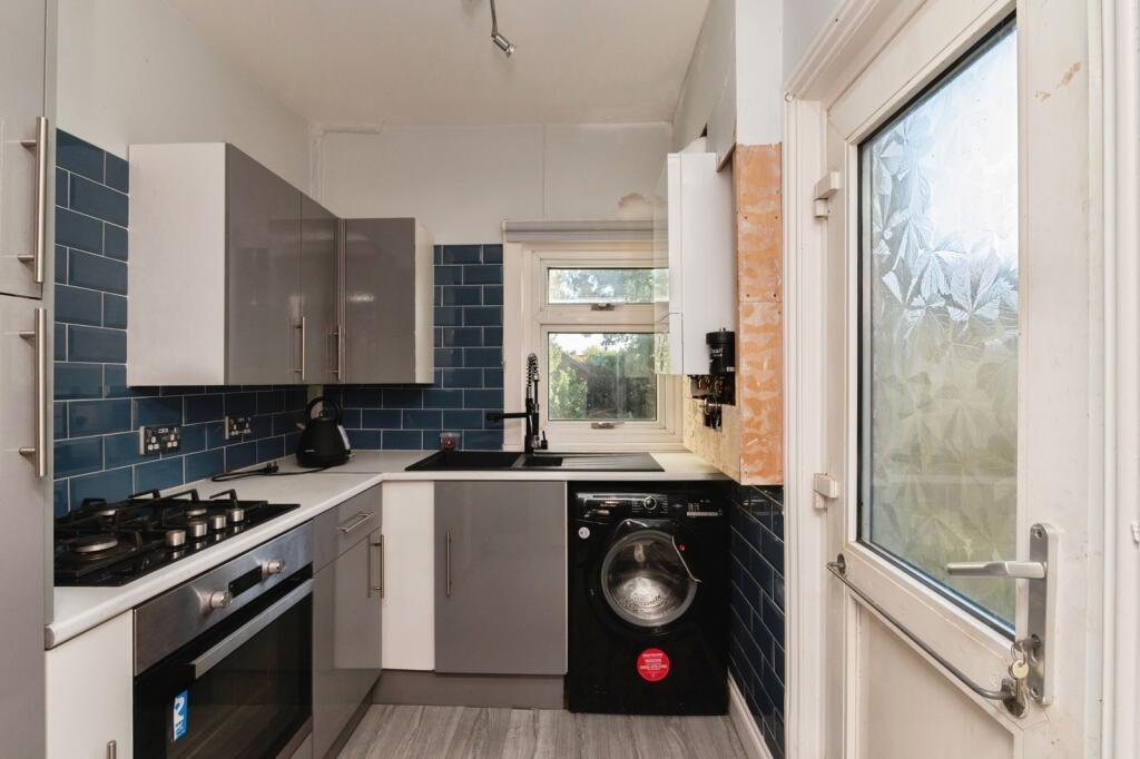 Trinity Road, Rayleigh, Essex, SS6 photo 4
