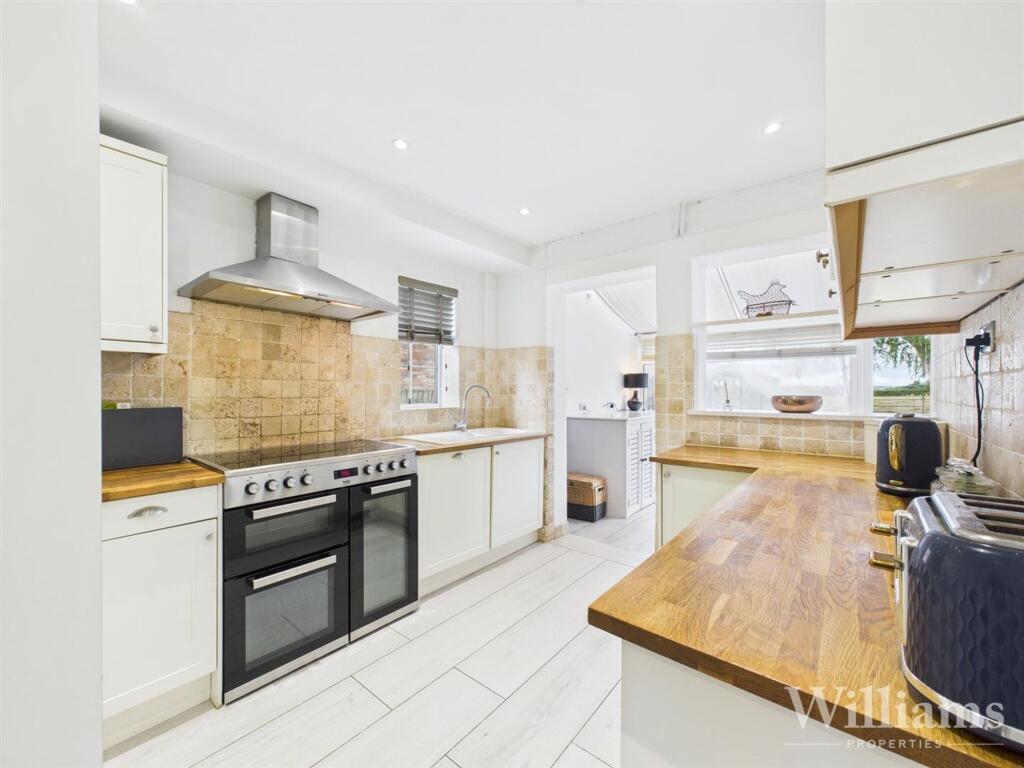 Buckingham Road, Edgcott, HP18 photo 4