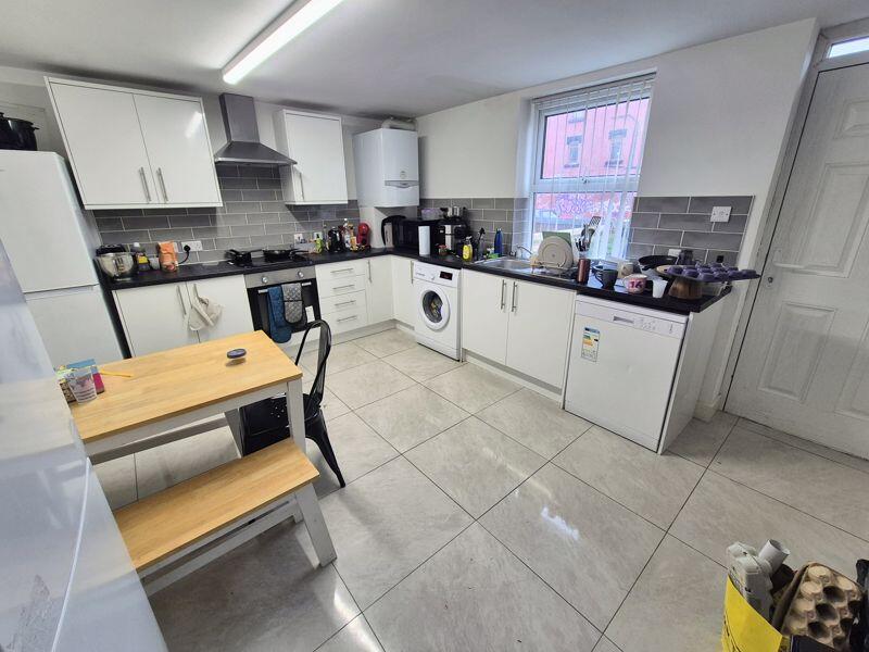 Royal Park Avenue, Leeds photo 2