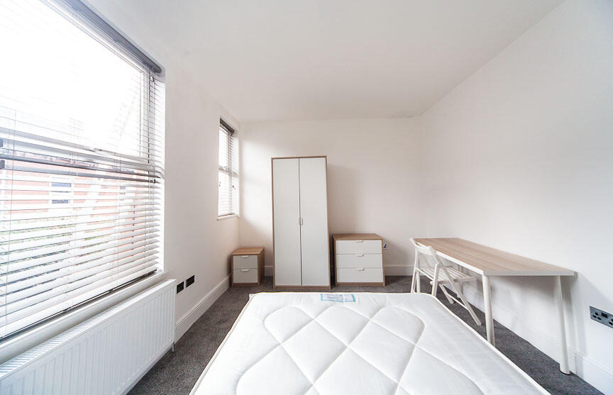 6 bedroom terraced house for rent