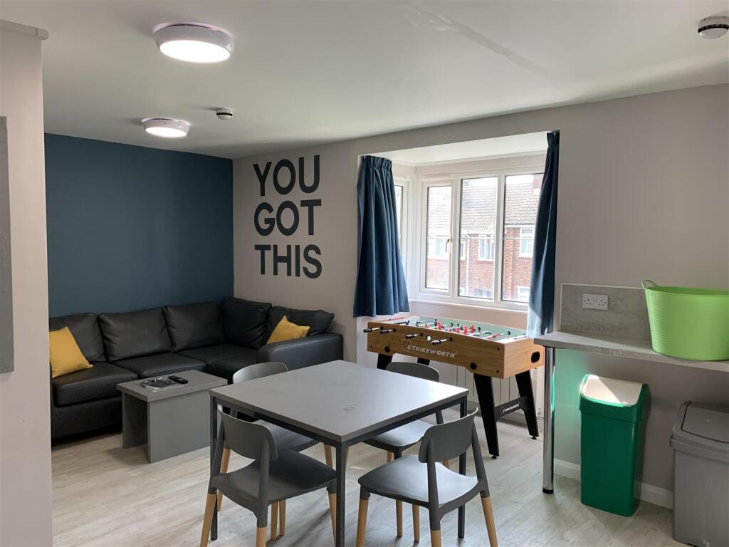 Main image of property: Flat 3 College Court (1): 3738