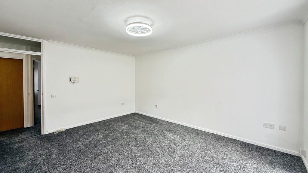 Fountain Court, Westbury photo 5