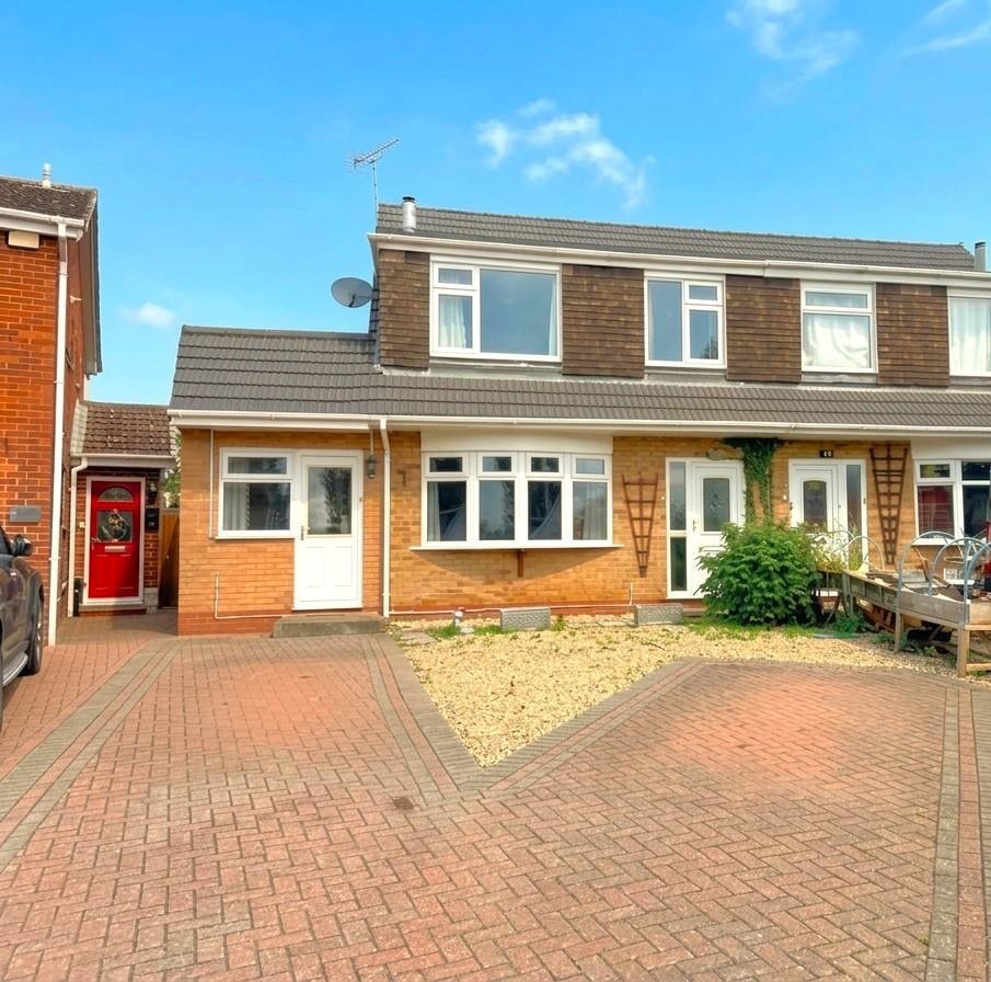 3-bed semi-detached on Beckingthorpe Drive, Bottesford, £235,000