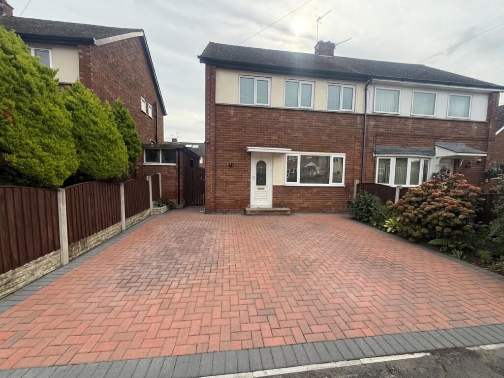 Main image of property: Lyon Road, Carleton Park, Pontefract, West Yorkshire, WF8