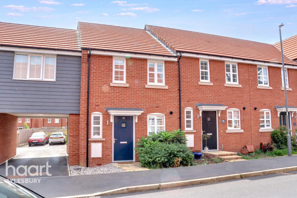 Keepsake Way, Aylesbury photo 2