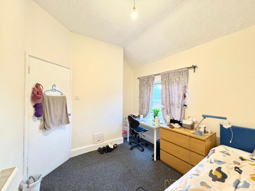 House in Nottingham, Hyson Green - View 2