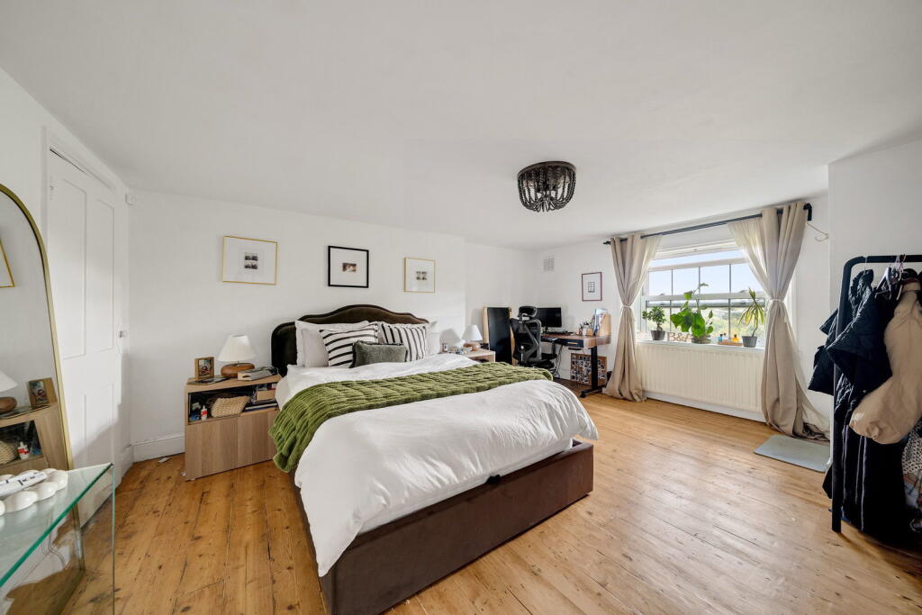 Apartment in London - More