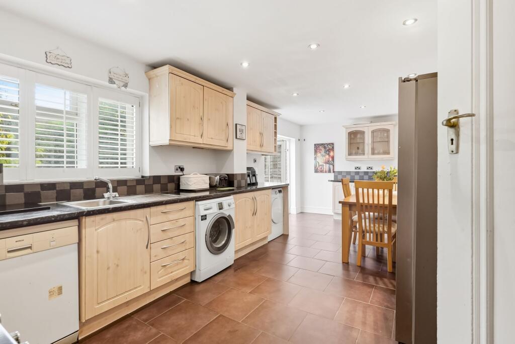 House in Epsom and Ewell, Stoneleigh - View 5
